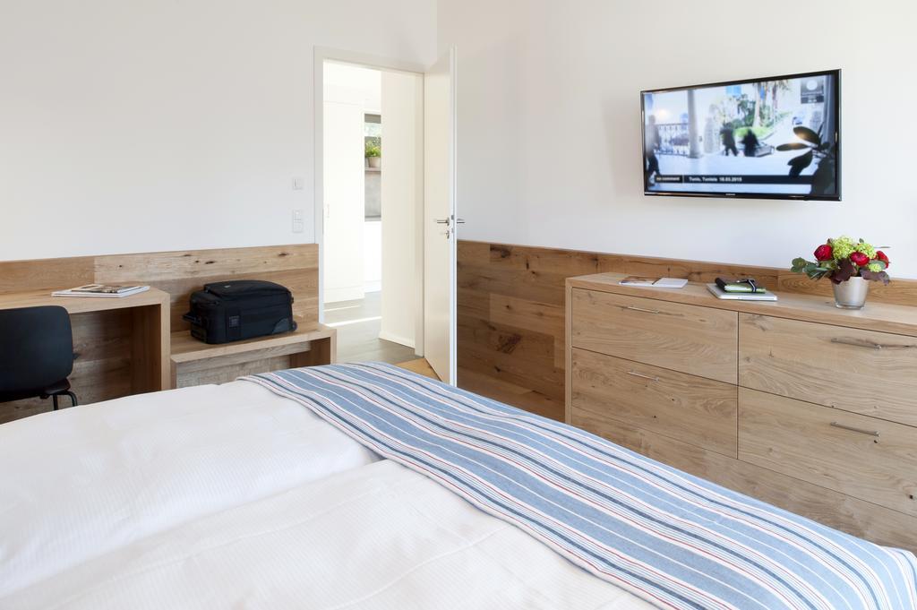 Hotel M120 Unterföhring Oda fotoğraf